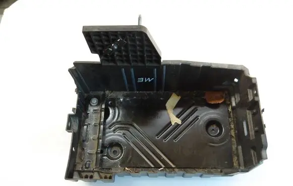 Opel Mokka B Battery box tray 