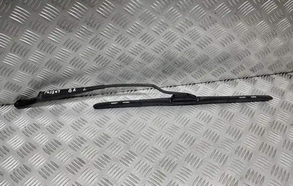Volkswagen PASSAT B5 Front wiper blade arm