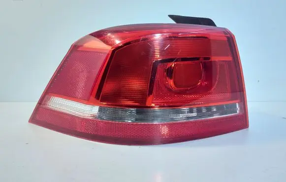 Volkswagen PASSAT B7 Rear/tail lights 3AE945095F
