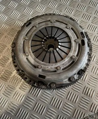 Audi A3 S3 8P Dual mass flywheel 06J105266H 1878005146 3082000396