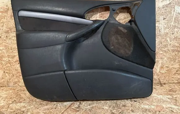 Ford Focus Front door card panel trim 98ABA23943