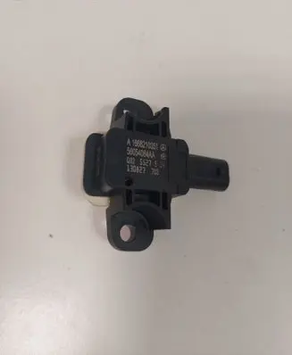 Mercedes-Benz CLA C117 X117 W117 Airbag deployment crash/impact sensor A1668210351