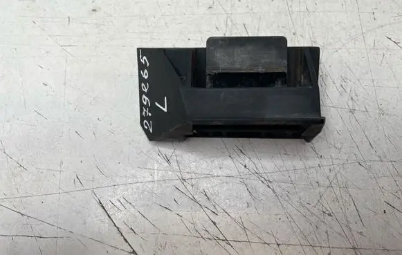 BMW 7 E65 E66 Radiator mount bracket 7508016 PA66GF30