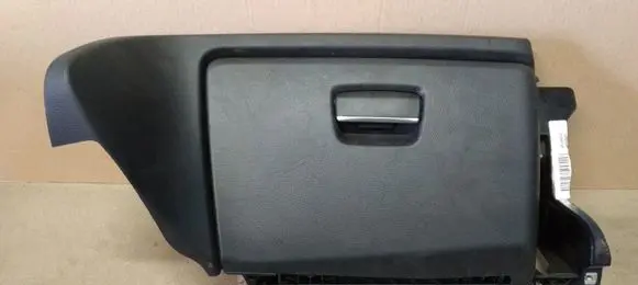 BMW 1 E81 E87 Glove box set 698268109