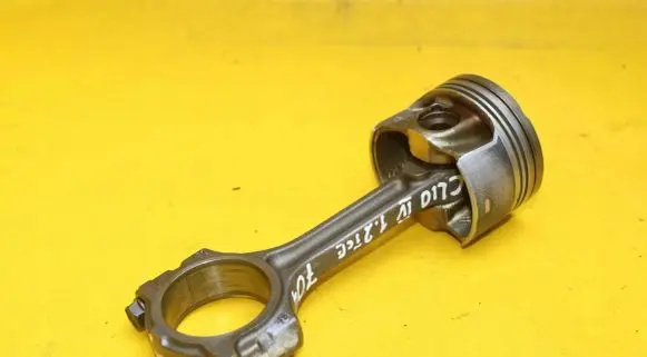 Renault Clio IV Piston with connecting rod 72L71