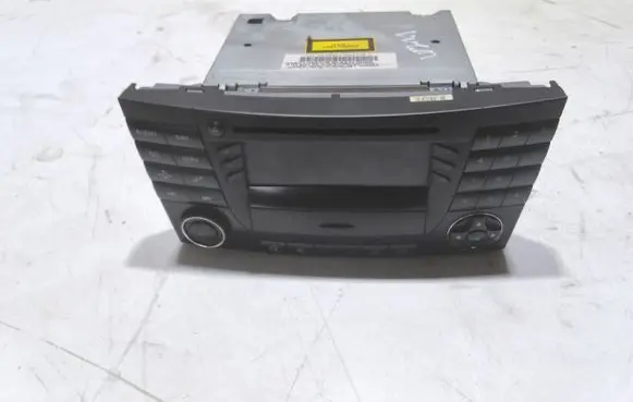 Mercedes-Benz E W211 Radio/CD/DVD/GPS head unit A2118275142