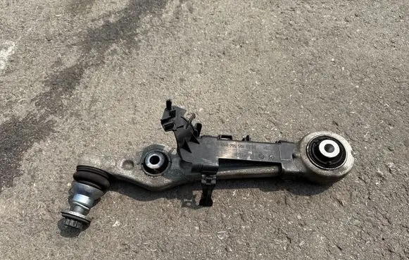 Mercedes-Benz GLC X253 C253 Front control arm A20519 A2055468180