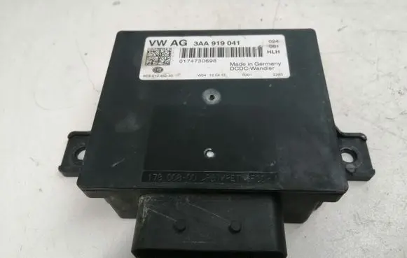 Volkswagen PASSAT B7 Voltage converter/converter module 3AA919041