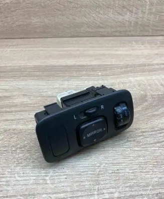 Hyundai Santa Fe Wing mirror switch 207C05 222C05