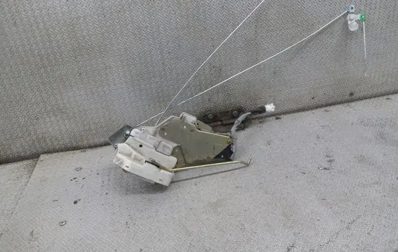 Opel Agila A Rear door lock