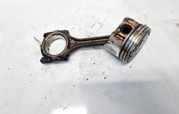 Mitsubishi Space Star Piston with connecting rod 