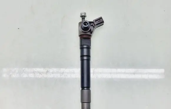 Toyota Land Cruiser (J150) Fuel injector 2367011010