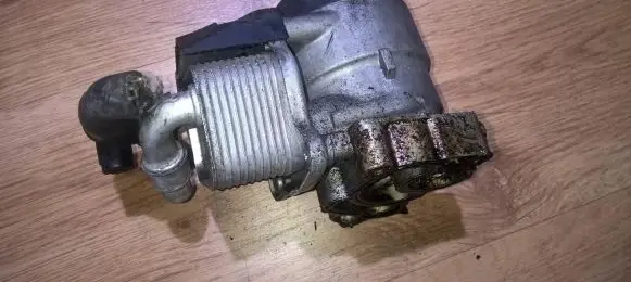 BMW 3 E46 Oil filter cover 7505203