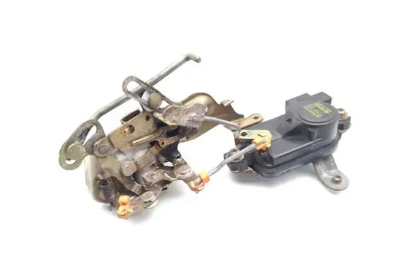 Mitsubishi Montero Front door lock MB641157 152800-5890