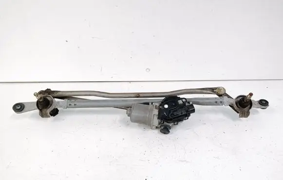 Front wiper linkage and motor