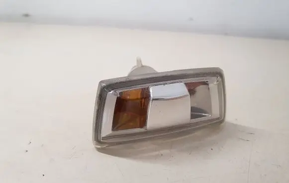 Opel Insignia A Front fender indicator light 13252455
