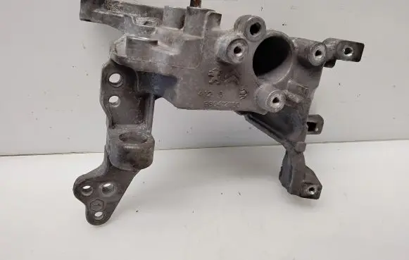 Peugeot 208 Engine mounting bracket 9804121180