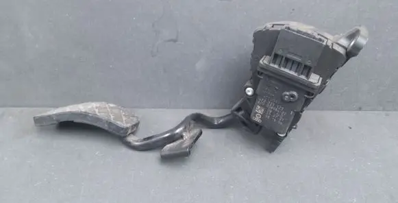 Audi A6 S6 C6 4F Accelerator throttle pedal 4F2721523 6PV00898402