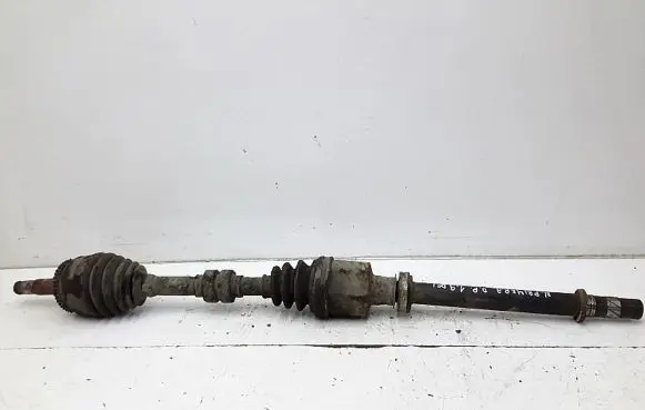 Nissan Primera Front driveshaft