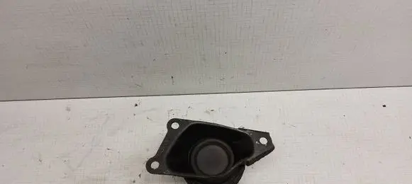 Volkswagen Transporter - Caravelle T5 Engine mount bracket