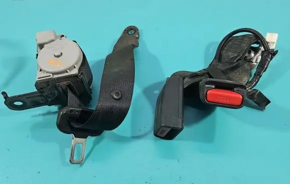 Toyota Auris E180 Rear seatbelt 7336002740 IMPRK1511995