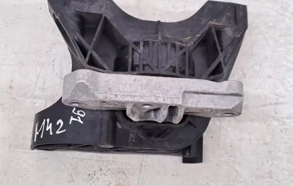 Citroen C5 Engine mount bracket 9820297586