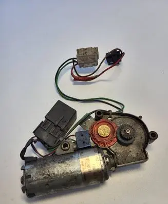BMW 3 E36 Other relay 8357852