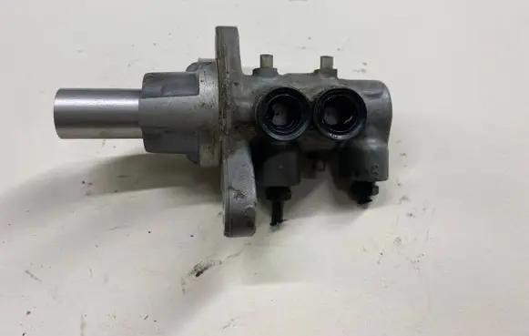 Fiat Grande Punto Master brake cylinder 204Y21766 053623A 6401818