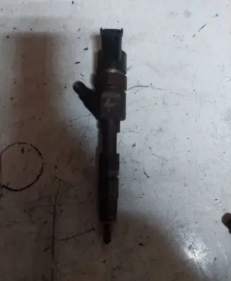 Renault Laguna II Fuel injector 7700111014