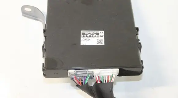 Toyota Avensis T270 Other control units/modules 8969005030