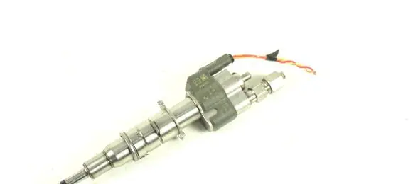 BMW 1 E81 E87 Fuel injector 7589048 1353758904811