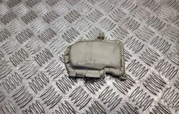 Toyota Avensis T250 Headlight/headlamp dust cover 16858