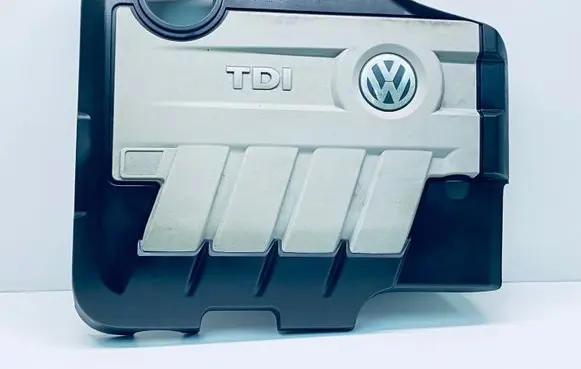 Volkswagen Jetta V Engine cover (trim) 03L103925AM