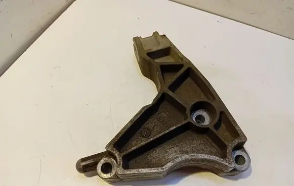Opel Astra H Engine mounting bracket 13125625