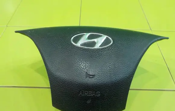 Hyundai i30 Steering wheel airbag A656900010 XP182