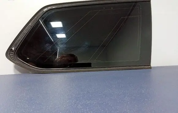 Volkswagen PASSAT B7 USA Rear side window 3G9845298CF