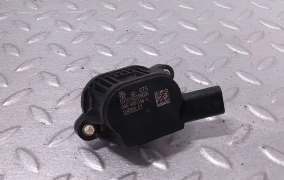 Volkswagen T-Roc Camshaft vanos timing valve 04E906048A