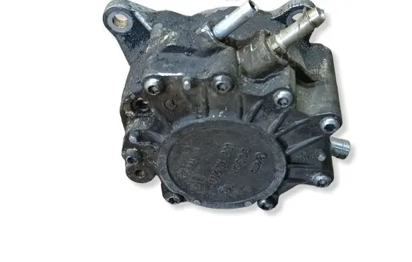 Volkswagen PASSAT B6 Vacuum pump 03G145209C