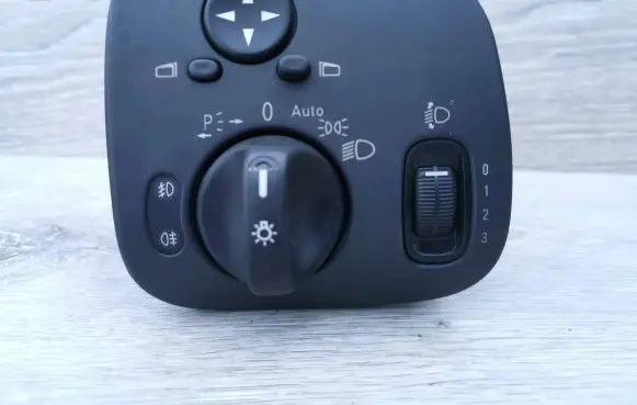 Mercedes-Benz C W203 Light switch A2035450604