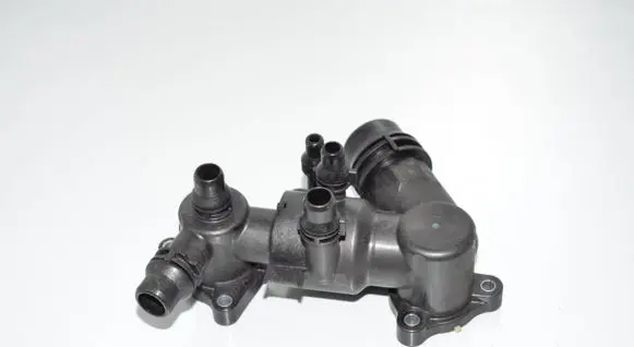 BMW X5 G05 Thermostat housing 8596115 11538596115