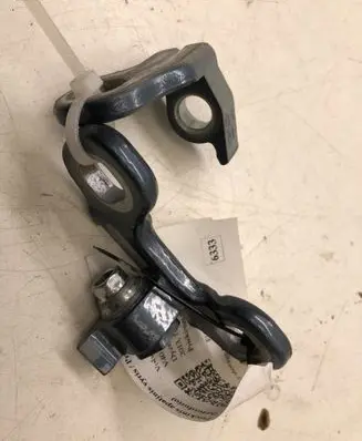 Volvo V40 Front door lower hinge 