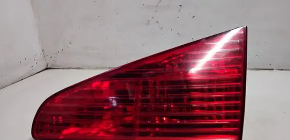 Peugeot 607 Tailgate rear/tail lights