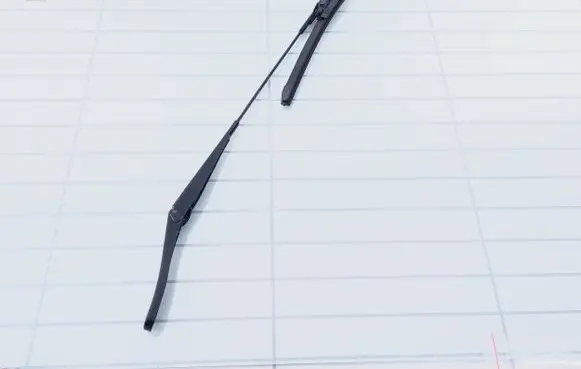 Opel Astra H Front wiper blade arm 13111220