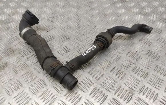 Volkswagen PASSAT CC Engine coolant pipe/hose 3B0122291
