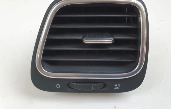 Volkswagen Eos Dashboard side air vent grill/cover trim 1Q0819709B 1Q0819703G