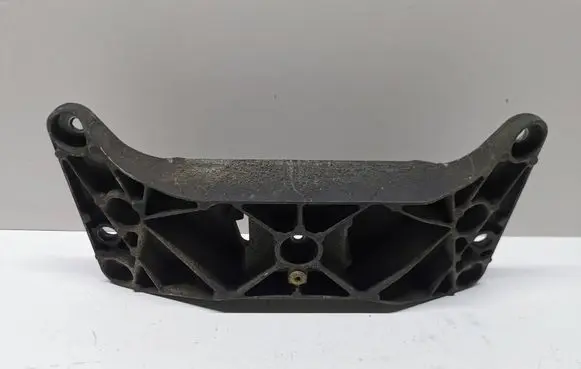 BMW 5 GT F07 Gearbox mounting bracket 6777613