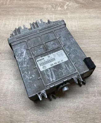 Volkswagen PASSAT B4 Engine control unit/module ECU 028906021AT 0281001368