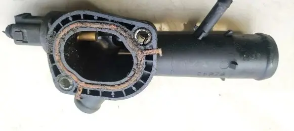 Audi A1 Engine coolant pipe/hose 03L121131F