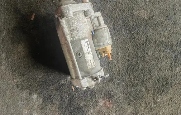 Volvo V40 Starter motor 30659576