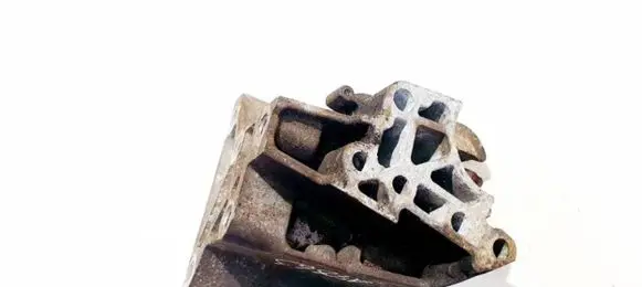 Land Rover Freelander 2 - LR2 Engine mounting bracket 9682877580